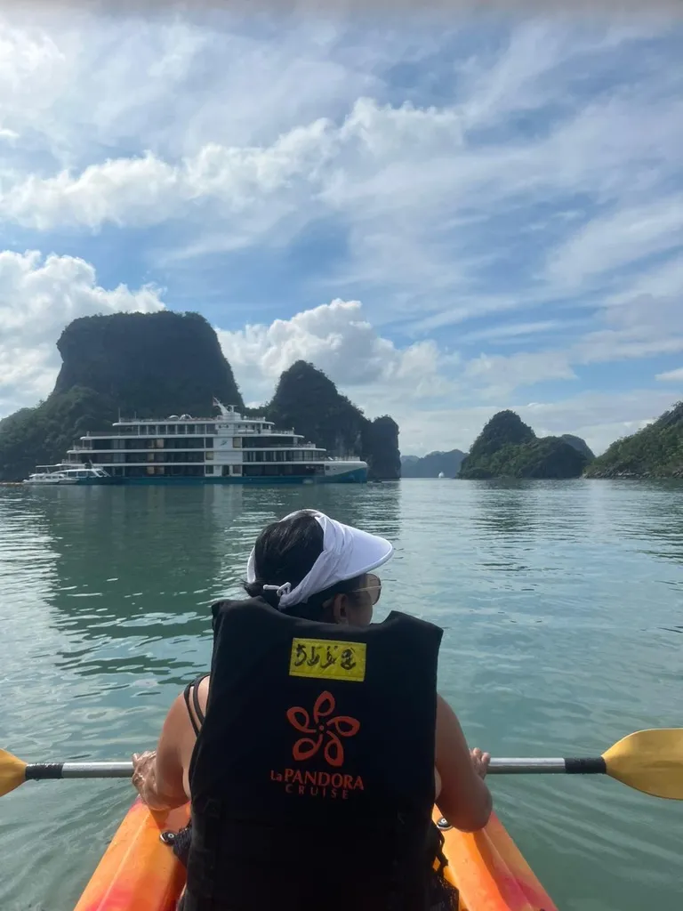 Amazing Adventure-Thailand-Vietnam-20-days-Halong-Bay-2.webp